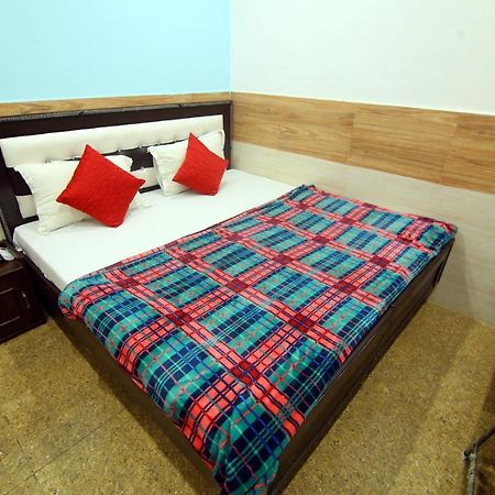 Hotel Amron45 Chandigarh Ngoại thất bức ảnh