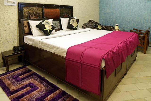 Hotel Amron45 Chandigarh Ngoại thất bức ảnh
