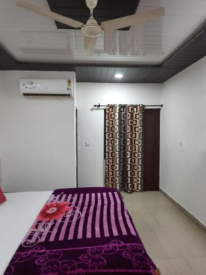 Hotel Amron45 Chandigarh Ngoại thất bức ảnh