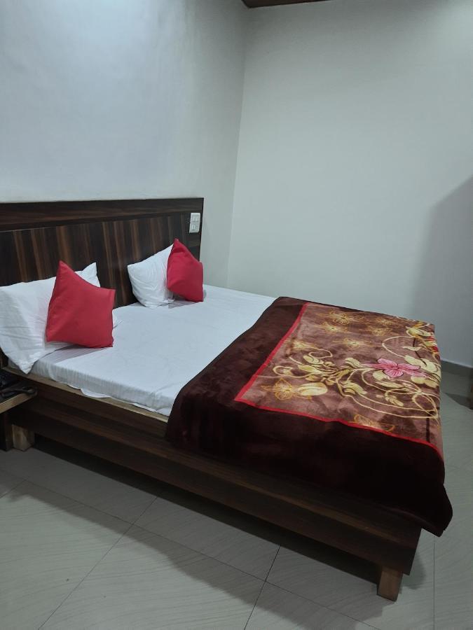 Hotel Amron45 Chandigarh Ngoại thất bức ảnh