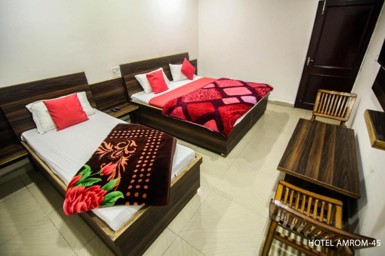 Hotel Amron45 Chandigarh Ngoại thất bức ảnh