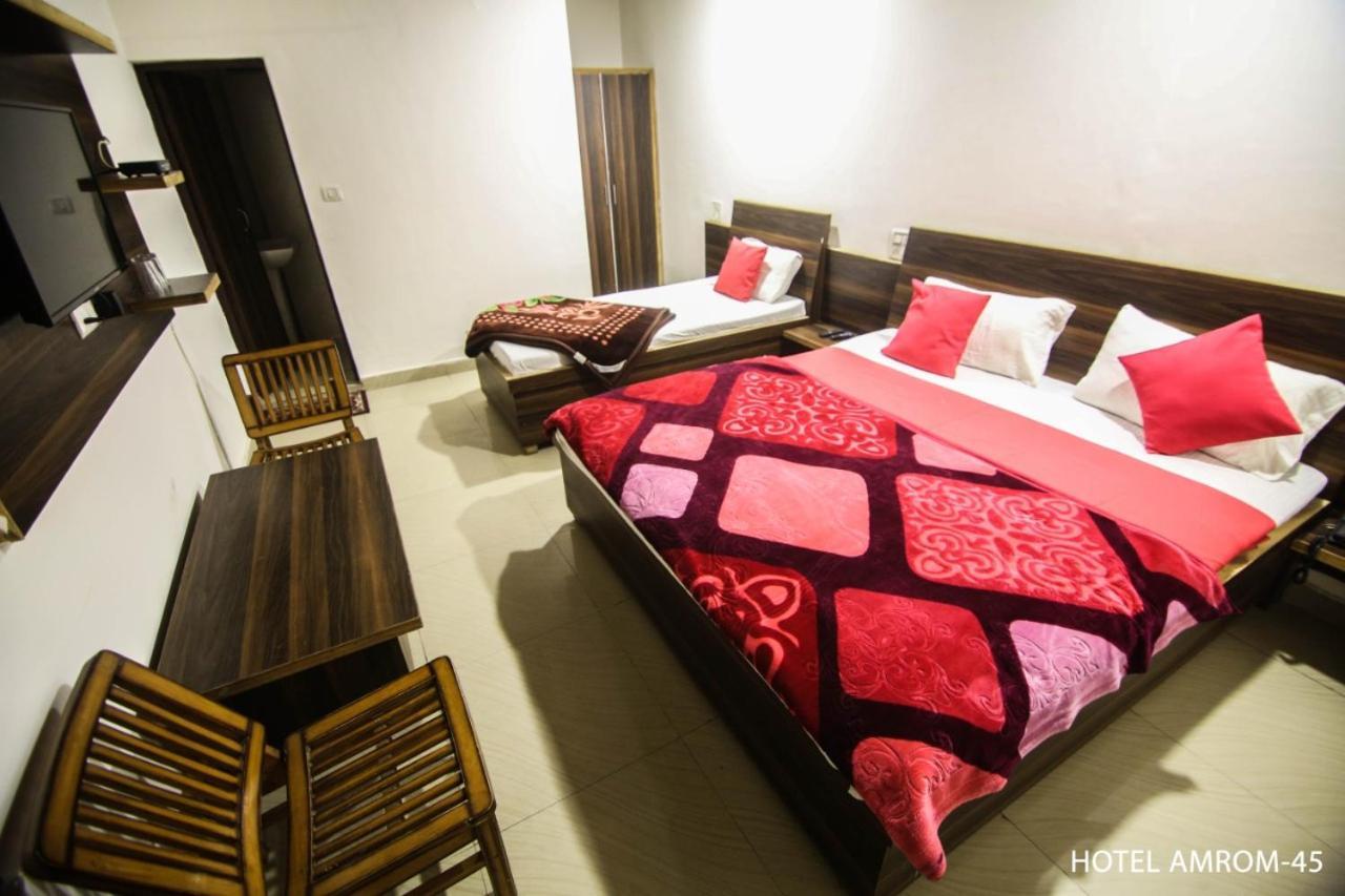 Hotel Amron45 Chandigarh Ngoại thất bức ảnh