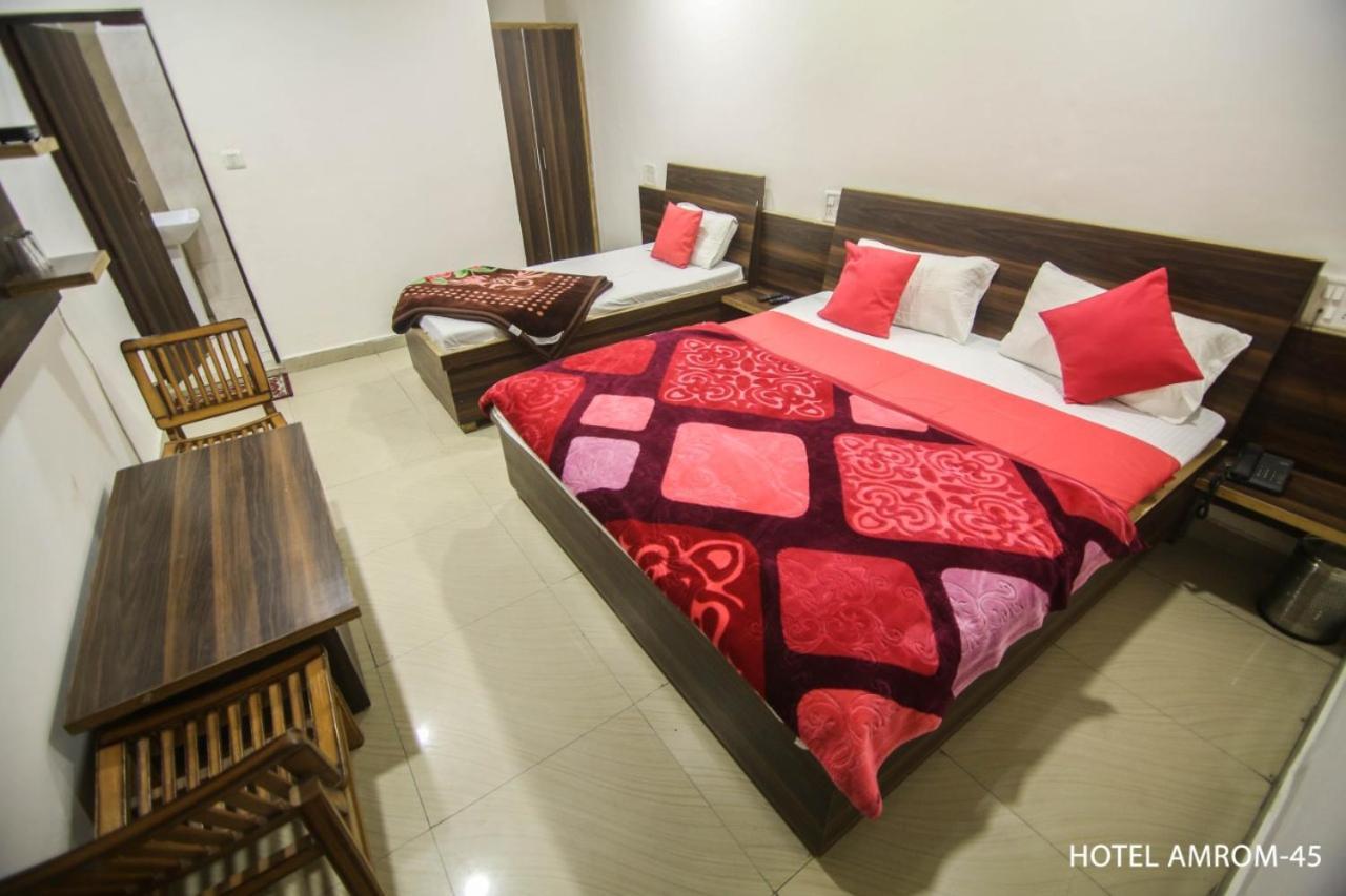 Hotel Amron45 Chandigarh Ngoại thất bức ảnh