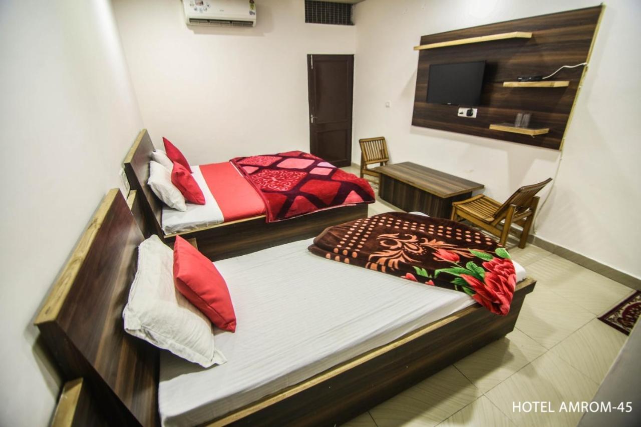 Hotel Amron45 Chandigarh Ngoại thất bức ảnh