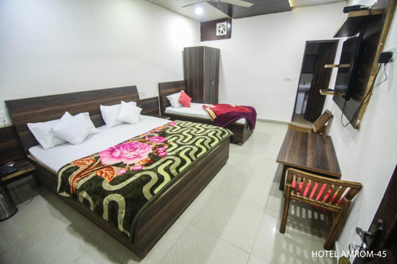 Hotel Amron45 Chandigarh Ngoại thất bức ảnh