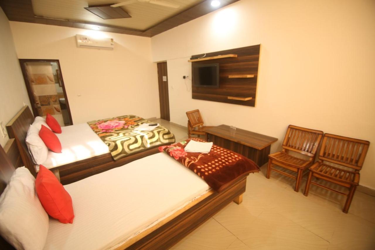 Hotel Amron45 Chandigarh Ngoại thất bức ảnh