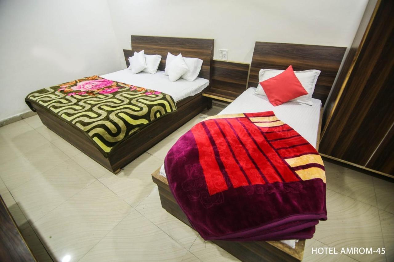 Hotel Amron45 Chandigarh Ngoại thất bức ảnh
