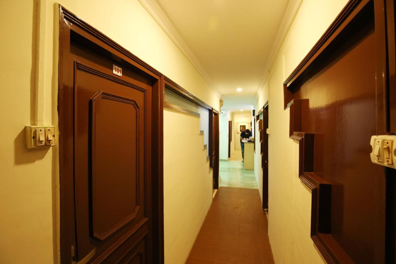Hotel Amron45 Chandigarh Ngoại thất bức ảnh